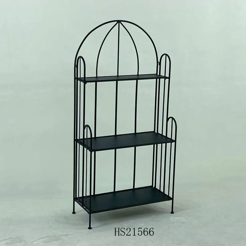 Metallplantehylle innendørs